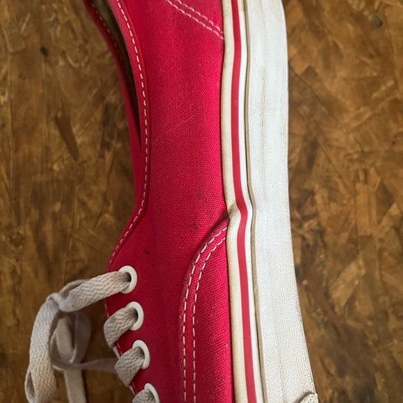 Red “Off the wall” vans - Picture 4 of 6